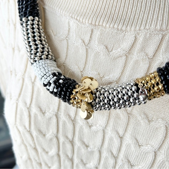 CHICO’S Elegant Black and Gold Beaded Necklace - Picture 8 of 8